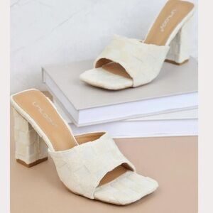 Cream Checkered Gingham Woven Block Heel Sandals – Size 8